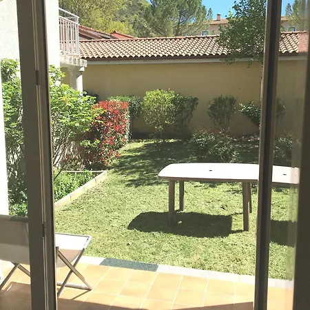 Aparthotel Le Vallon Des Sources 2*